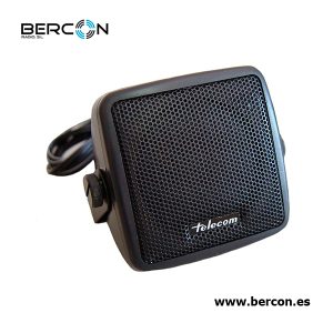Altavoz externo tipo inclinado triangular.